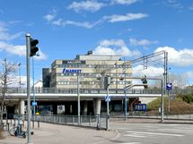Lähipalvelut sekä juna-asema lähellä.