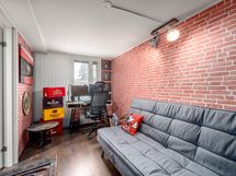 Alakerran askarteluhuone