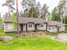 Näkymä B-talon suuntaan