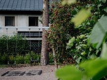 Taloyhtiön suojainen piha