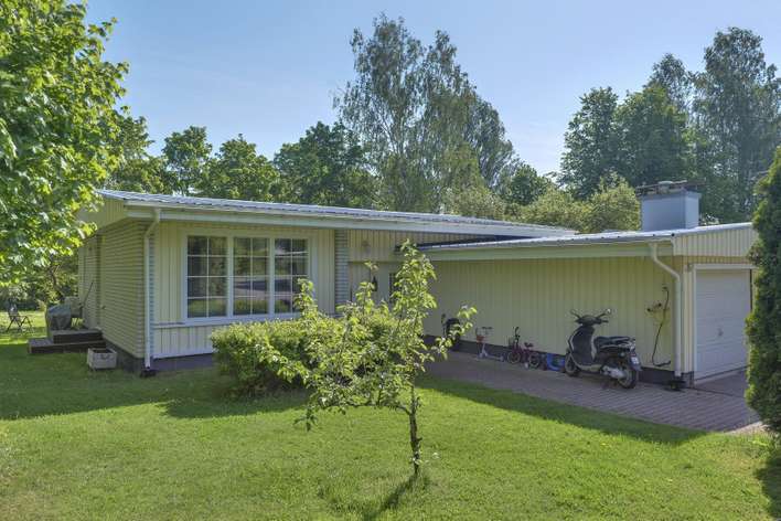 Omakotitalo, 3h+k+s+kh+khh+wc+vh+at, varastotilaa, 100/155 m², Hakali, Lappeenranta