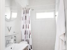 Yläkerran wc ja suihku