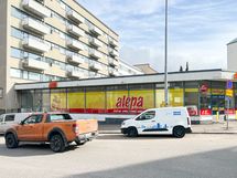 Lähikauppaan kävelee parissa minuutissa.