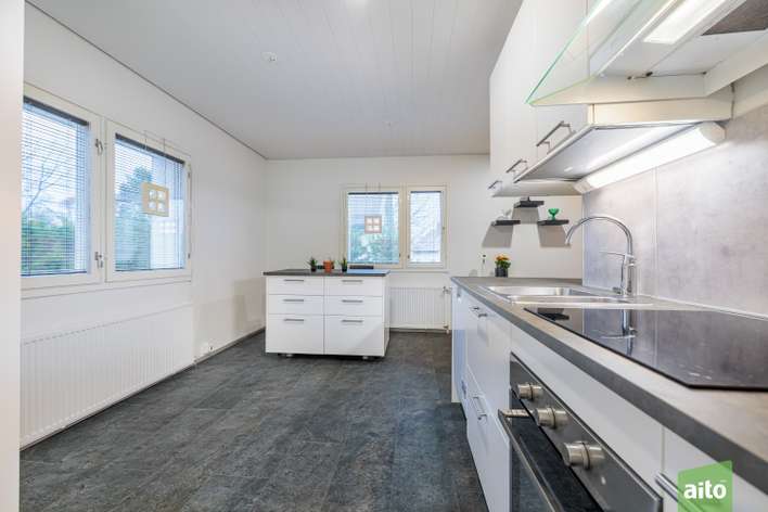 Omakotitalo, 7h, k, s, varastot, 230/270 m², Kirjala - View 4