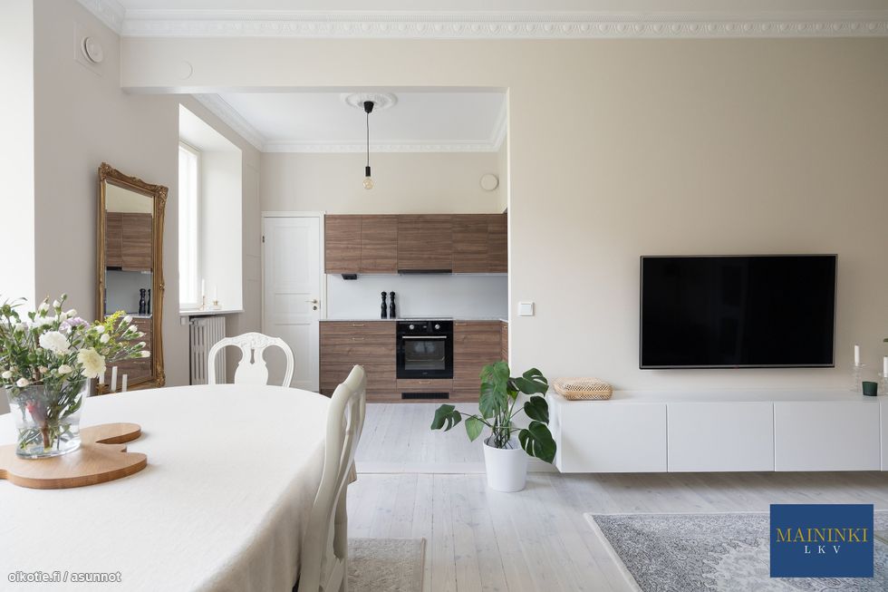 Valoisa 4/6 krs. koti Taka-Töölön sydämessä.