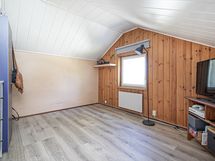 yläkerran makuuhuone