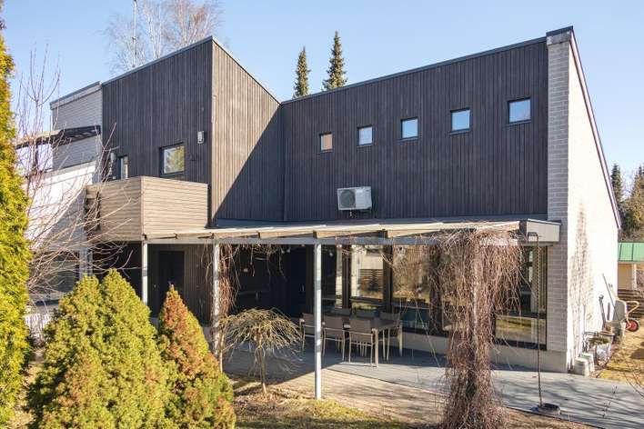 Omakotitalo, 4mh,k,rt,oh,3kph,s,khh,vierashuone, 151/207 m², Rauhala, Kotka