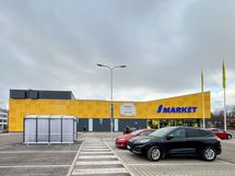 S- market Suutarilaan on 7 minuutin kävelymatka.