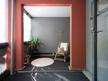 Parvekkeelle mahtuu myös ilmalämpöpumpun keskusyksikkö.