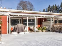 Takapihan julkisivua