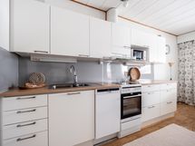 Keittiökaapit ja koneet uusittu