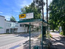 Bussipysäkeille kävelee myös hetkessä.