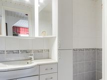 toinen erillinen wc