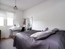 Mh 3 (käynti parvekkeelle)