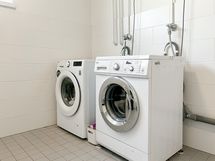 Oma pesukone löytyy kellarista.