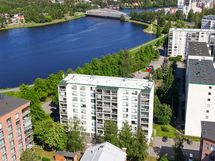 Koti sijaitsee upealla paikalla aivan Oulujoen läheisyydessä