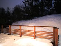 Keittiöstä käynti takapihan terassille