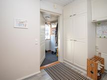 eteinen/tuulikaappi
