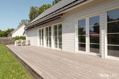 Omakotitalo, 4h, k, kph/sauna, khh, erill.wc. Ulkovarasto., 98,5/112,0 m², Keskusta