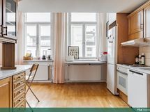 Keittiön ikkunat sisäpihan puolelle