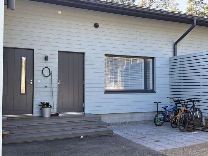 Paritalo, 3mh + k+ oh + wc + khh + kph/s + autokatos + lämmin varasto, 104/114 m², LAUKAA - Näkymä 2