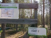 opastetaulu Kuukkelinkujalla - information on next street Kuukkelinkuja