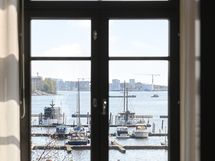 Näkymä makuuhuoneen ikkunasta