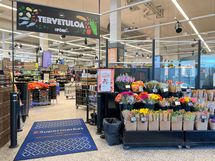 Lähikauppa ja kuntosali ovat suorana kodin ulko-ovella.
