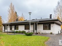 Julkisivu