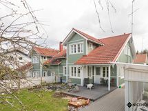 Tervetuloa kauniiseen paritaloon Lunnitielle!