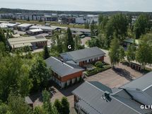 Sijainti lähellä kehätietä, silti rauhallinen alue