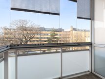 Keittiöstä käynti parvekkeelle