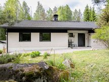 Yläpihan sisäänkäynti