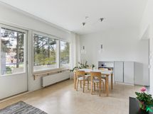 Avara, valoisa tila