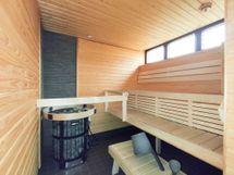 Taloyhtiön sauna.