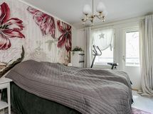 yläkerran makuuhuone 1