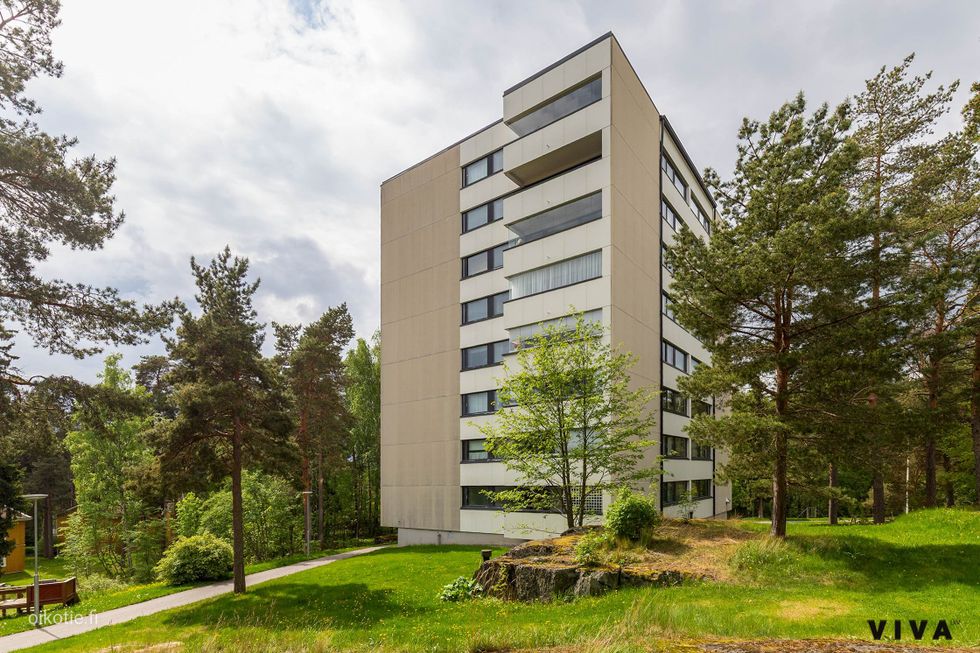 Julkisivu