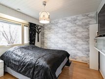 Kolmas makuuhuone on takapihan suuntaan