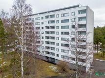 Parvekkeet sisäpihan puolelle
