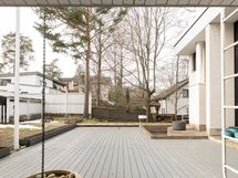 Etupihan näyttävää terassia