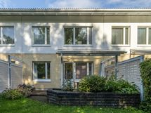 Takapihalta näkymä asuntoon