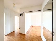 Näkymä eteisestä.