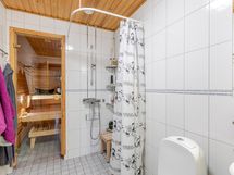 pesuhuone ja sauna