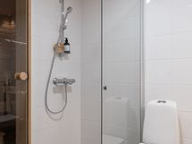 Asunto E29, 4h+kt+s, 83 m2, 7 krs. - Kylpyhuone