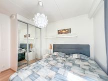 Liukuovikaapisto valmiina