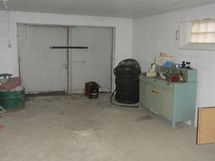 vanhan talon autotalli