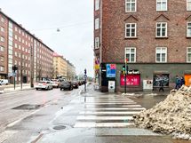 Lähikauppa löytyy tien toiselta puolelta