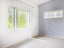 Yläkerran toinen makuuhuone