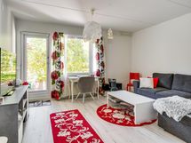 Olohuone ja käynti patiolle