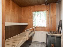 Puulämmitteinen sauna